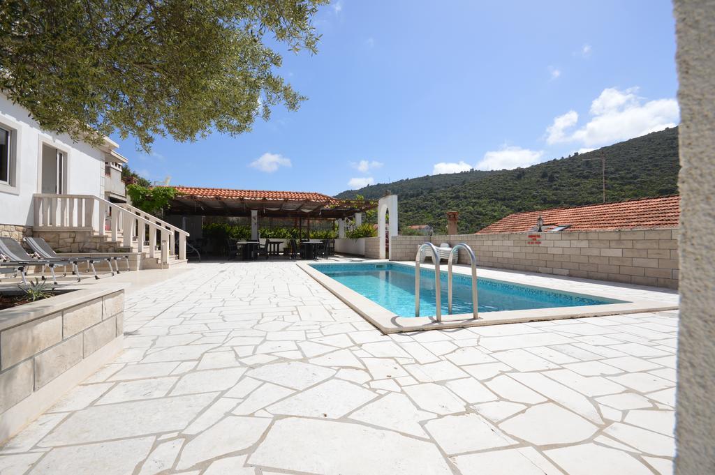 Villa Castello Zrnovo Exteriér fotografie